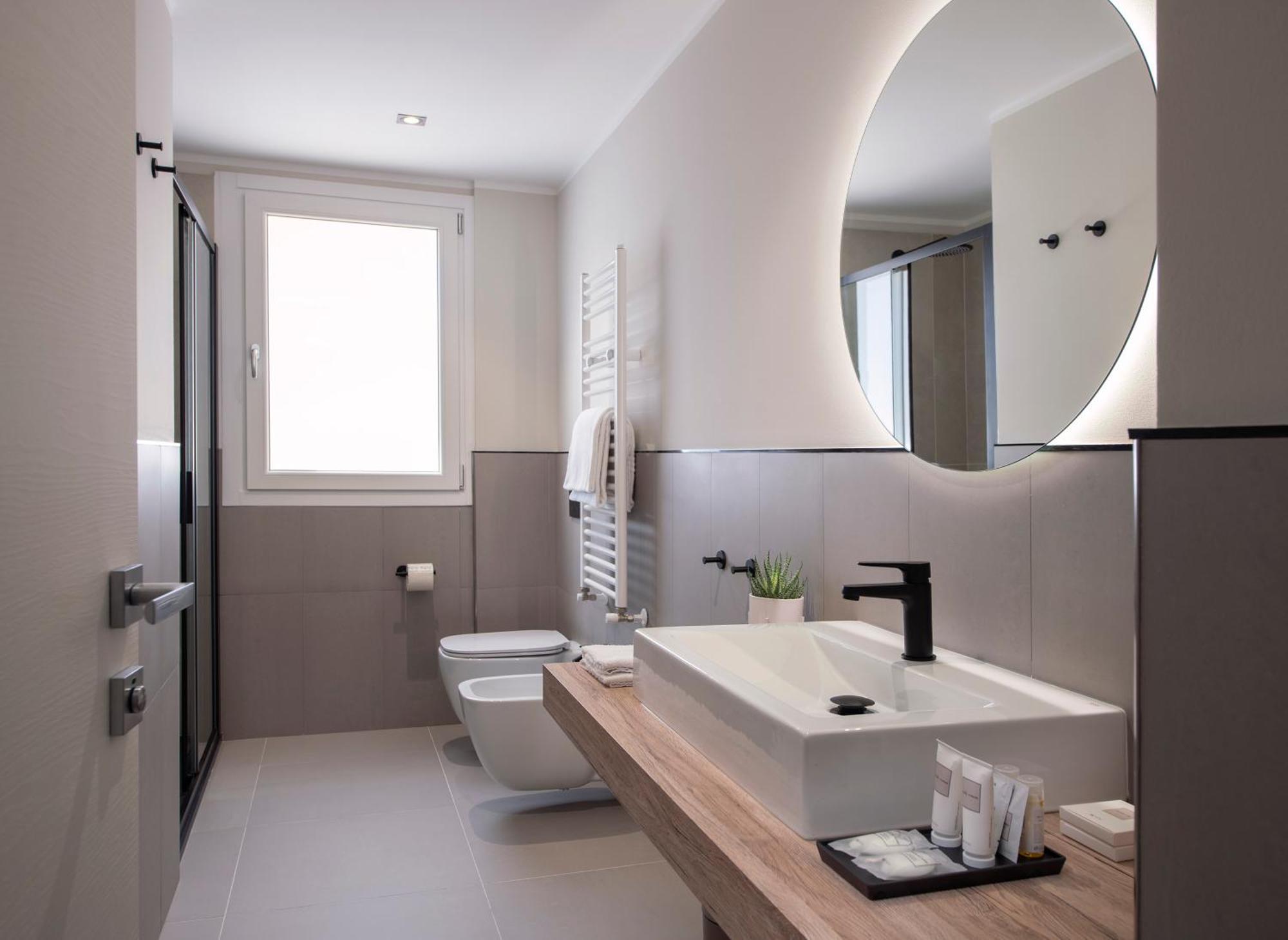 Mem Lodge And Suite Pula Luaran gambar