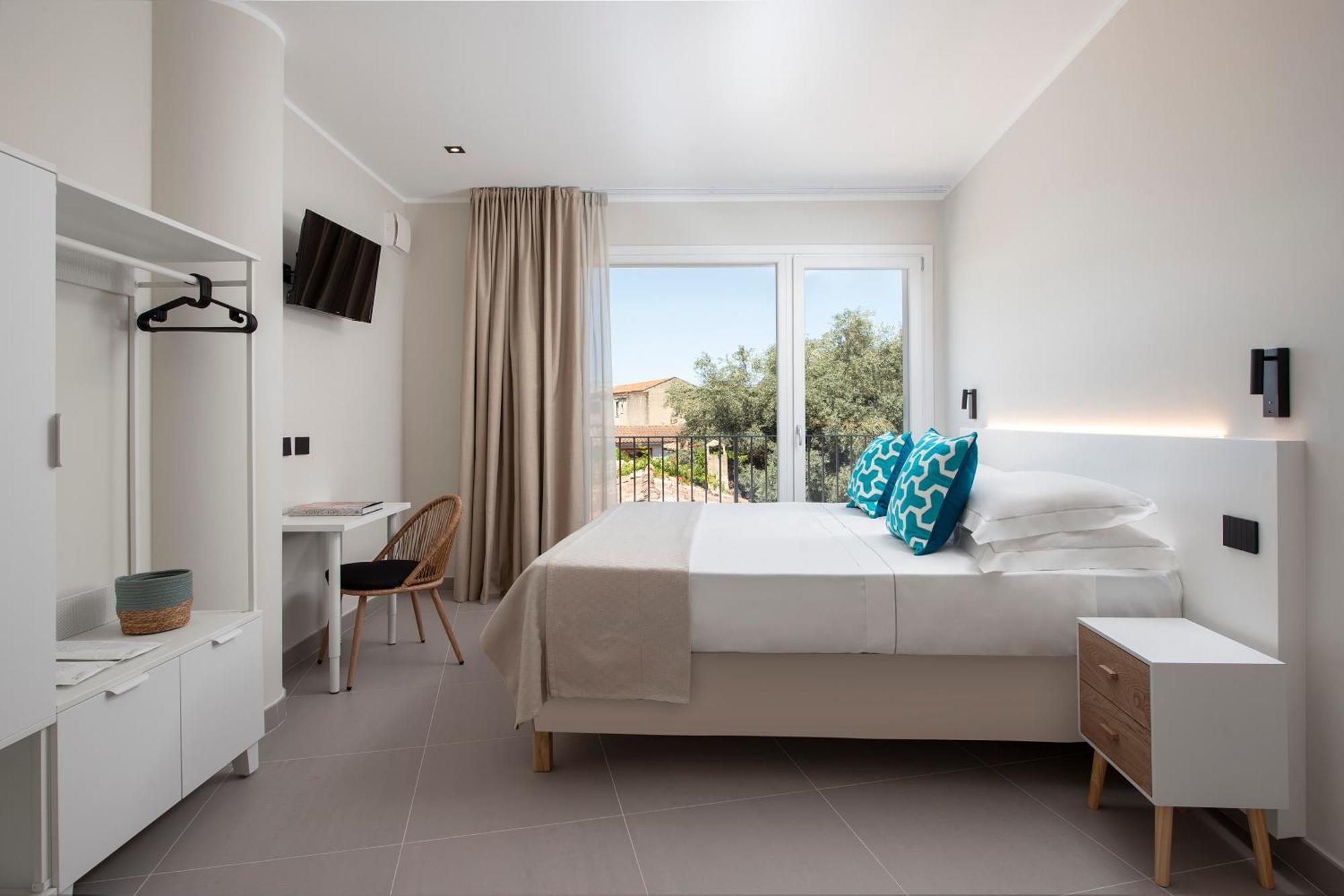 Mem Lodge And Suite Pula Luaran gambar