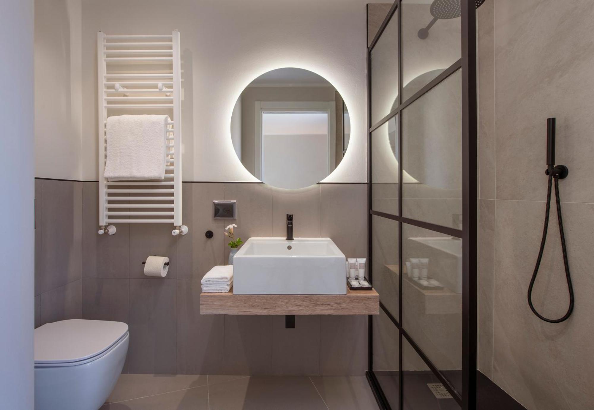 Mem Lodge And Suite Pula Luaran gambar